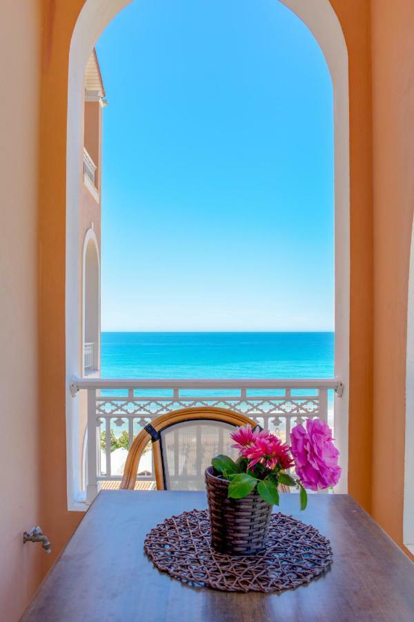 Naftis Apartments Пелекас Экстерьер фото